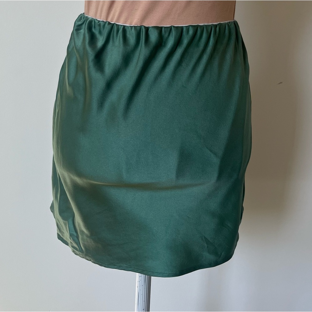Reformation Green 100% Silk Elastic Waistband Mini Slip Skirt EUC Size Medium